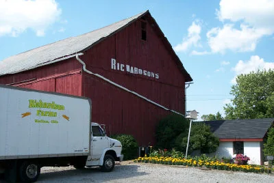 The red Richardson Farms barn at Richardson Farms in Medina, Ohio