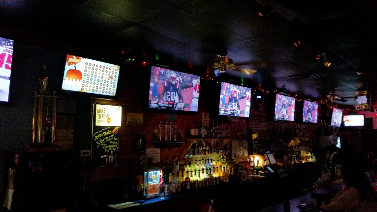 Circle Lounge in Willoughby